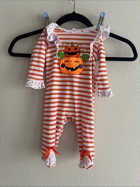 Halloween Pumpkin Footed Sleeper Orange White Stripe Ruffle unisex 3 month
